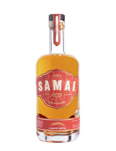 Bouteille de rhum Samai Kampot Pepper Rum du Cambodge, rhum au poivre rouge de Kampot